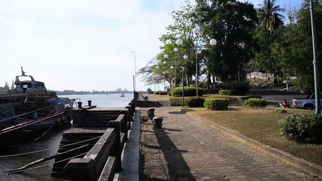 Тайланд - утро в Краби-Таун, прогулка по набережной смотреть онлайн