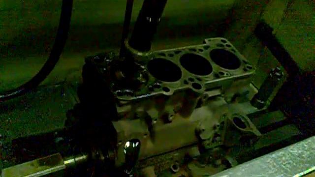 Работа хонинговального станка, старый ролик смотреть онлайн