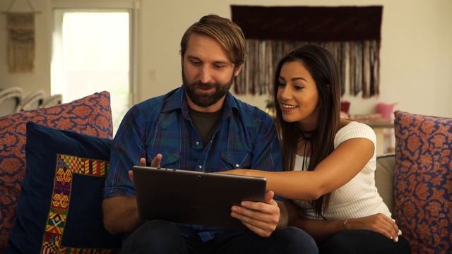 Chuwi CoreBook Powerful 2-in-1 Intel Tablet Notebook смотреть онлайн