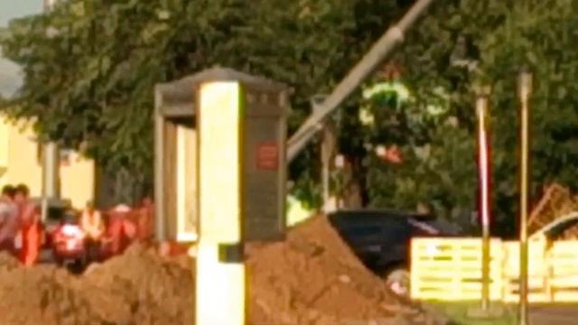 Рекламный щит ЛДПР не пострадал от падения столба у Макдоналдса смотреть онлайн