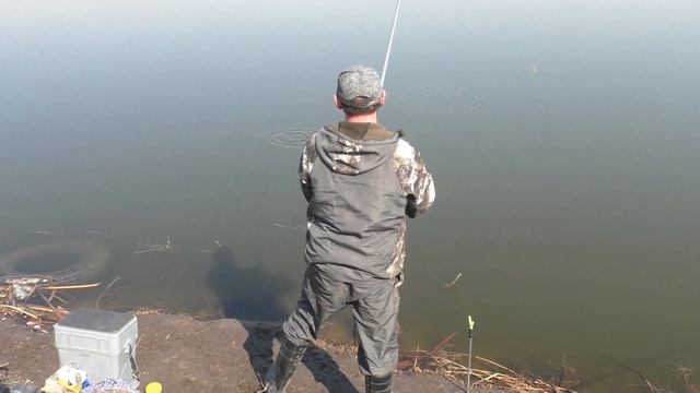 Весенняя рыбалка на "Сухом озере"! Рыбалка в Красноярском крае. Рыбалка в Сибири! смотреть онлайн