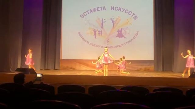 Мы выступаем танец называется «Подснежники» смотреть онлайн