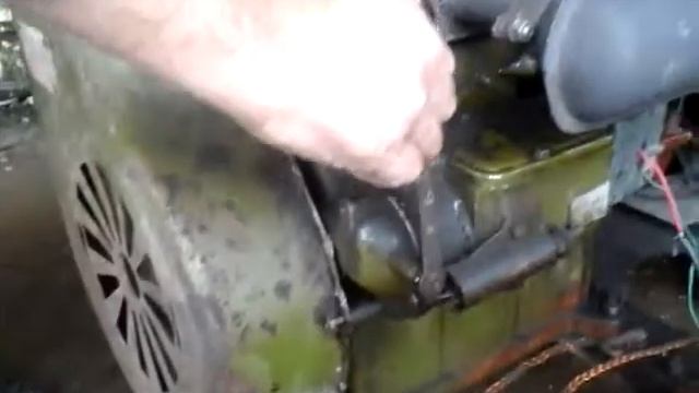 Двигатель УД-2 с карбюратором от ВАЗ ДААЗ и переваренным коллектором. смотреть онлайн