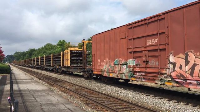 NS 914 Loaded Welded Rail Train by CP Magnolia w/ P3 horn смотреть онлайн