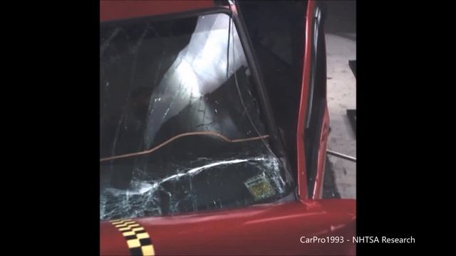 1999-2007 Ford F-250 / F-350 SuperCab Moderate Overlap Crash Test (40% / 64 Km/h) смотреть онлайн