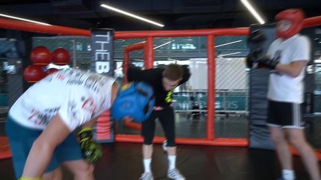 ФУТБОЛЬНЫЙ ММА | ЛАКЕР VS ЖЕНЯ СПИРЯКОВ смотреть онлайн