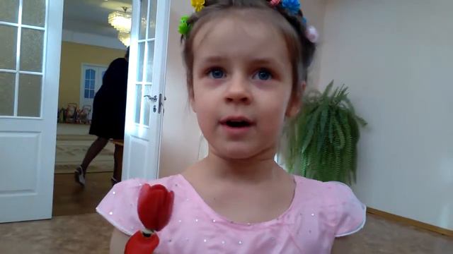 8 Марта! Поздравляет Надя . смотреть онлайн