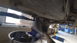 Как заменить топливный фильтр Volvo XC90 2.5?