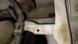 Замена опорных чашек амортизатора Ниссан Тиида Латио