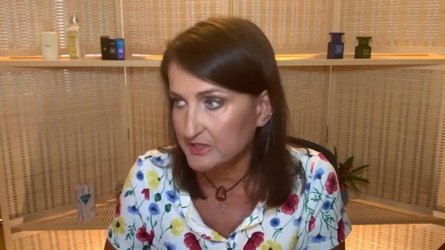 25 000 подписчиков и обзор новинок Amouage. Стрим 13 июня 2021 смотреть онлайн