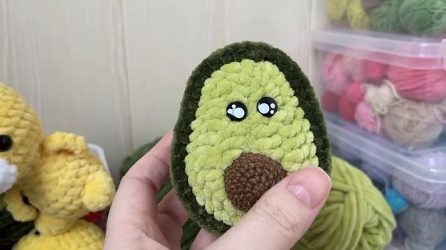 Вязовлог / Вяжу заказы, а не то что хочу / Схема на плюшевую пчёлку смотреть онлайн