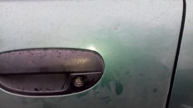 СМАЗАЛ ЗАМКИ ДВЕРЕЙ ПЕРЕД ЗИМОЙ-ВСЕ ЗАМКИ ОТКРЫВАЮТСЯ! смотреть онлайн