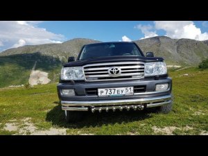 Машина которую ну очень любят! LAND Cruiser 100.