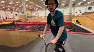 ПРОБУЮ ЖЁСТКИЕ ТРЮКИ НА САМОКАТЕ