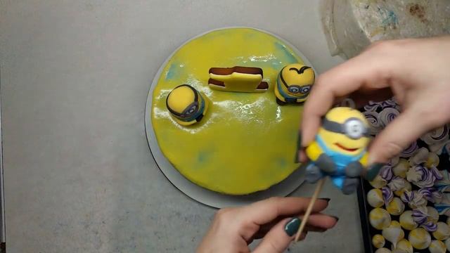 Торт с миньонами / cake minion смотреть онлайн