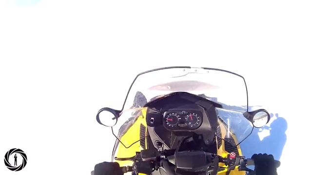 Агент 007 -  Гоняем на снегоходе!