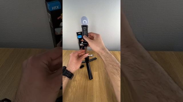 Монопод-трипод с Bluetooth пультом H1X LED, черный смотреть онлайн