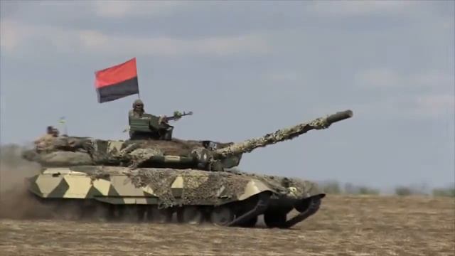 Танки "азова" пылят по скошенному полю. промо ролик. смотреть онлайн
