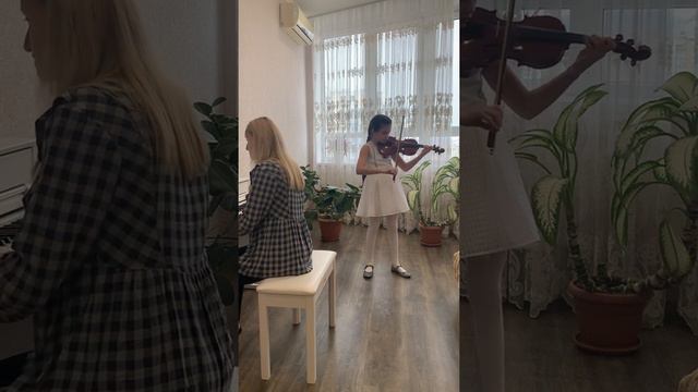 Етюд О.Комаровський «У перегонки», виконує Міхнєва Таїсія , 4 клас скрипка, м.Одеса,МШ 1,ім.Гілельс