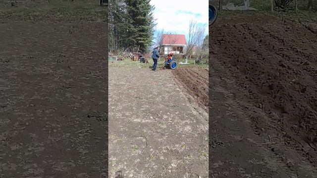 Вспашка самодельным мотоблоком смотреть онлайн