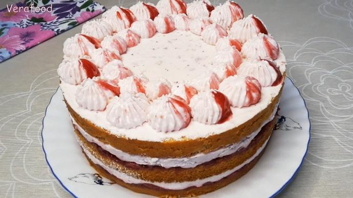 Торт Клубничный. Восхитительный бисквитный торт с клубничным кремом чиз. смотреть онлайн
