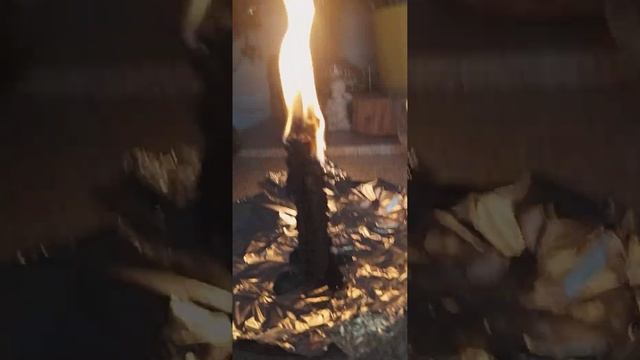 Ритуал прожиг свечи на удачу с травами и рунами, считается заговор на удачу и прибыль???? смотреть онлайн