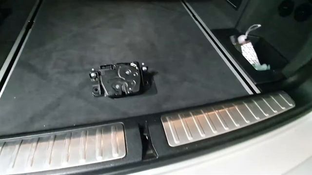 BMW X3 F25 Tailgate not closing fix смотреть онлайн