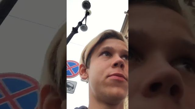 Правда ли что в Москве общепринято нюхать? смотреть онлайн