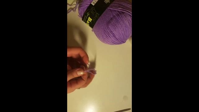 Часть 1 . Спинка . Вступление, начало вязки резинки . смотреть онлайн