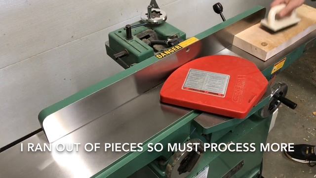 Herringbone pattern maple on wenge wood. смотреть онлайн