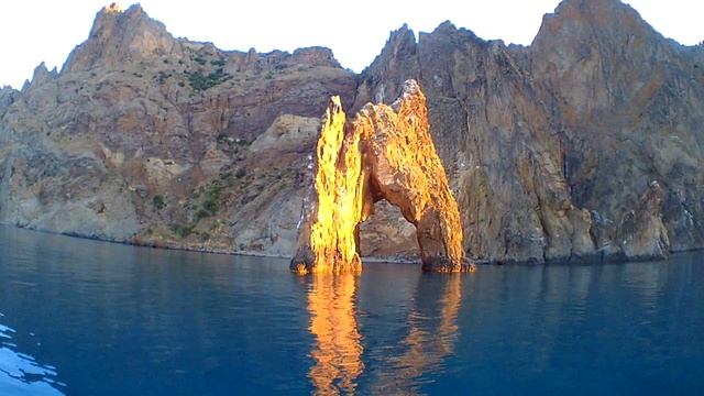 Жемчужина Крыма - Золотые ворота на рассвете