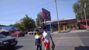 Тараз(Джамбул) Обзор у остановки Зелёный ковер , 11-й микрорайон у  Жансая