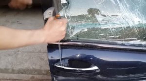 как снять  ручку двери  с Mercedes w203 если не откручивается винт