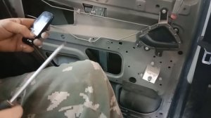 Не открывается дверная ручка у автомобиля Lada Granta что делать