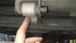трусит мотор, замена опоры двигателя, вибрация по кузову при движении mazda 6