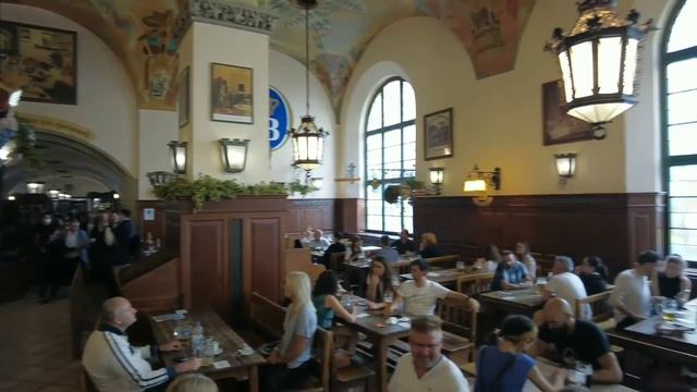 SHULZ Hopper 3, в пивбаре НОFBRAUHAUS, MUNCHEN, на празднике пива..mp4 смотреть онлайн