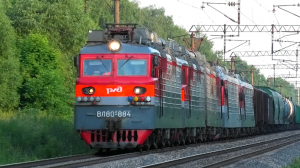 ВЛ80С-932/884 А с перегоняемыми ЭП1М-733 и 753, грузовым поездом и приветливой бригадой