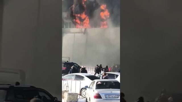 Всемирный торговый центре произошел пожар смотреть онлайн