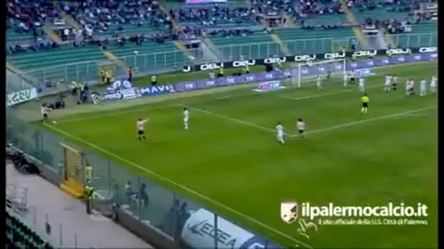 Archivio Bari Calcio - Palermo-Bari 2-1 2010-2011 Bentivoglio,Miccoli,Bovo смотреть онлайн