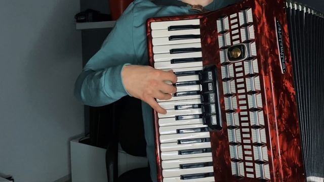 Эту песню Сыграет Каждый на Аккордеоне / Танго "Утомленное Солнце" -Разбор на Аккордеоне смотреть онлайн