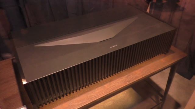 Sony VPL-VZ1000ES 4K Ultra-Kurzdistanz Laser-Projektor @ CES 2017 смотреть онлайн