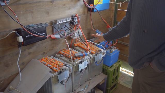 15年間自給自足生活で山を1人で開拓した超人の山の楽園に訪れてみた смотреть онлайн