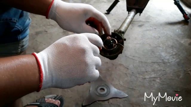 Montarea/Demontarea discului sau cutitului la motocoasa! смотреть онлайн