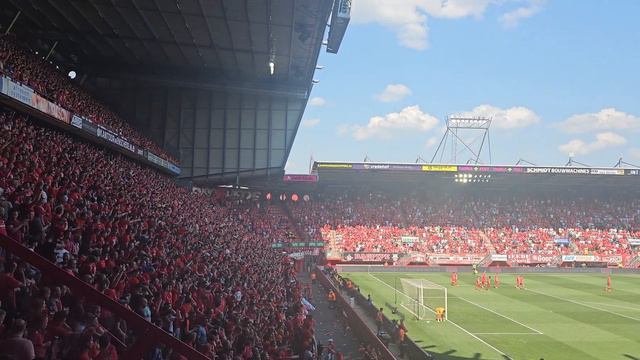 Doelpunt Joshua Brenet FC Twente - SPARTA 1-0 смотреть онлайн