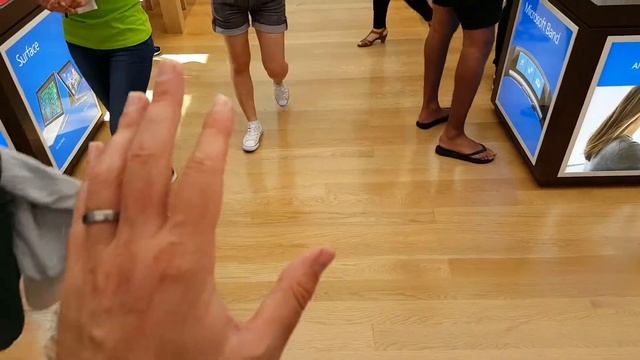 Walkthrough of the Microsoft Flag Ship Store in Sydney, Australia смотреть онлайн