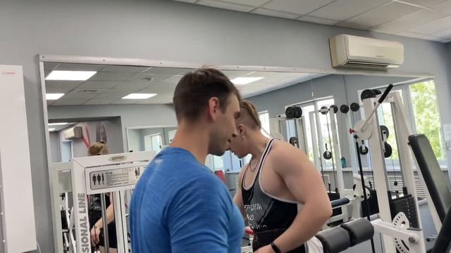 VLOG#9 - Армагеддон ног. 300кг!!! Legs DAY. 300kg!!! 2023 смотреть онлайн