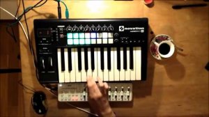 Deep  live performance Novation LAUNCHKEY 25