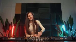 XeniaDiamond - Live Melodic Techno & Progressive House DJ Mix 2024