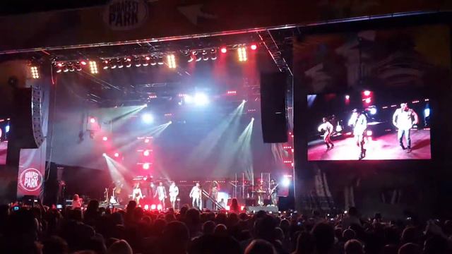 Luis Fonsi - Échame La Culpa LIVE @ Budapest Park - Despacito Love+Dance Tour