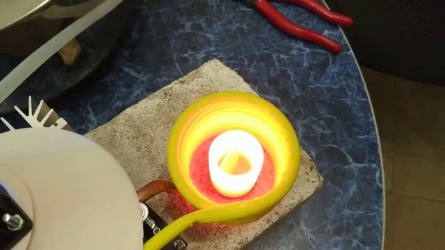 Pure Graphite Crucible Cup 40*30mm At ZVS High Frequency Induction Heating Machine (2/3)